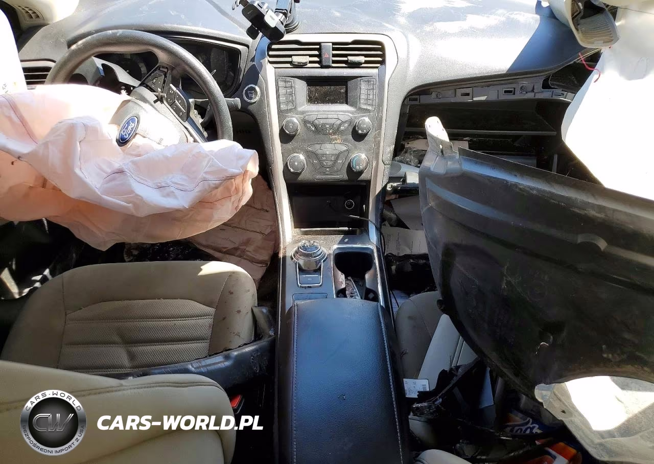 2019 Ford Fusion S VIN:3FA6P0G72KR102398 - 8
