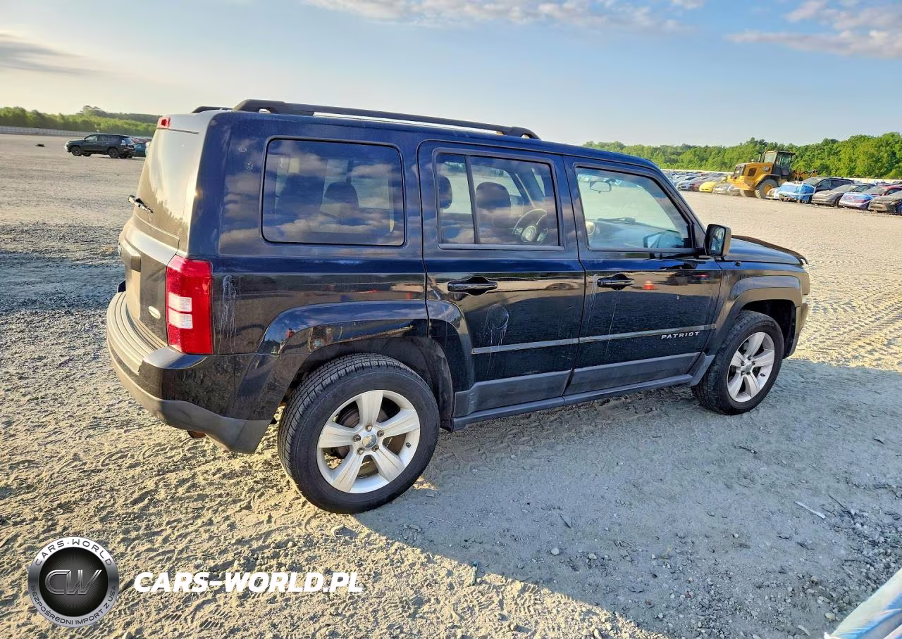 2012 Jeep Patriot Latitude VIN:1C4NJPFA6CD586597 - 3
