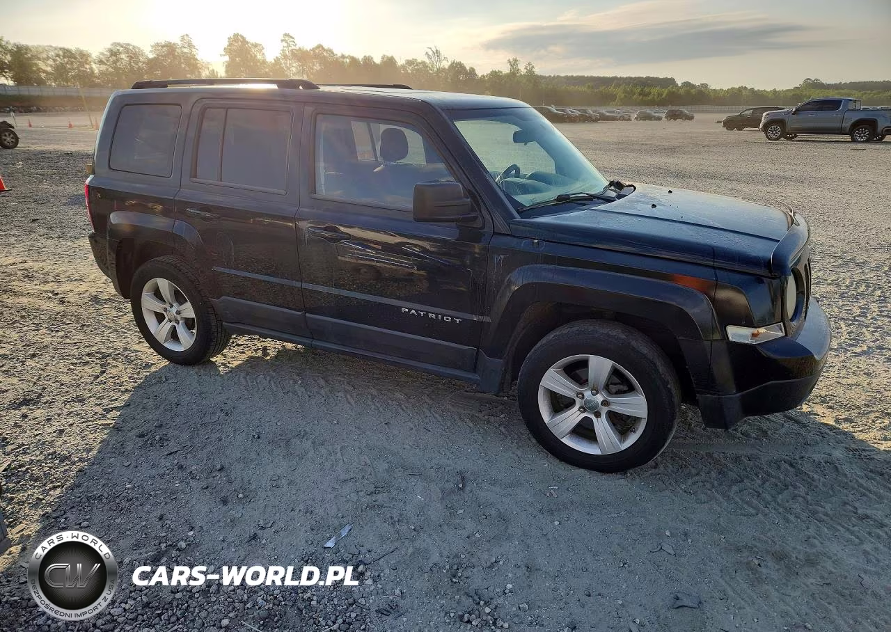 2012 Jeep Patriot Latitude VIN:1C4NJPFA6CD586597 - 4