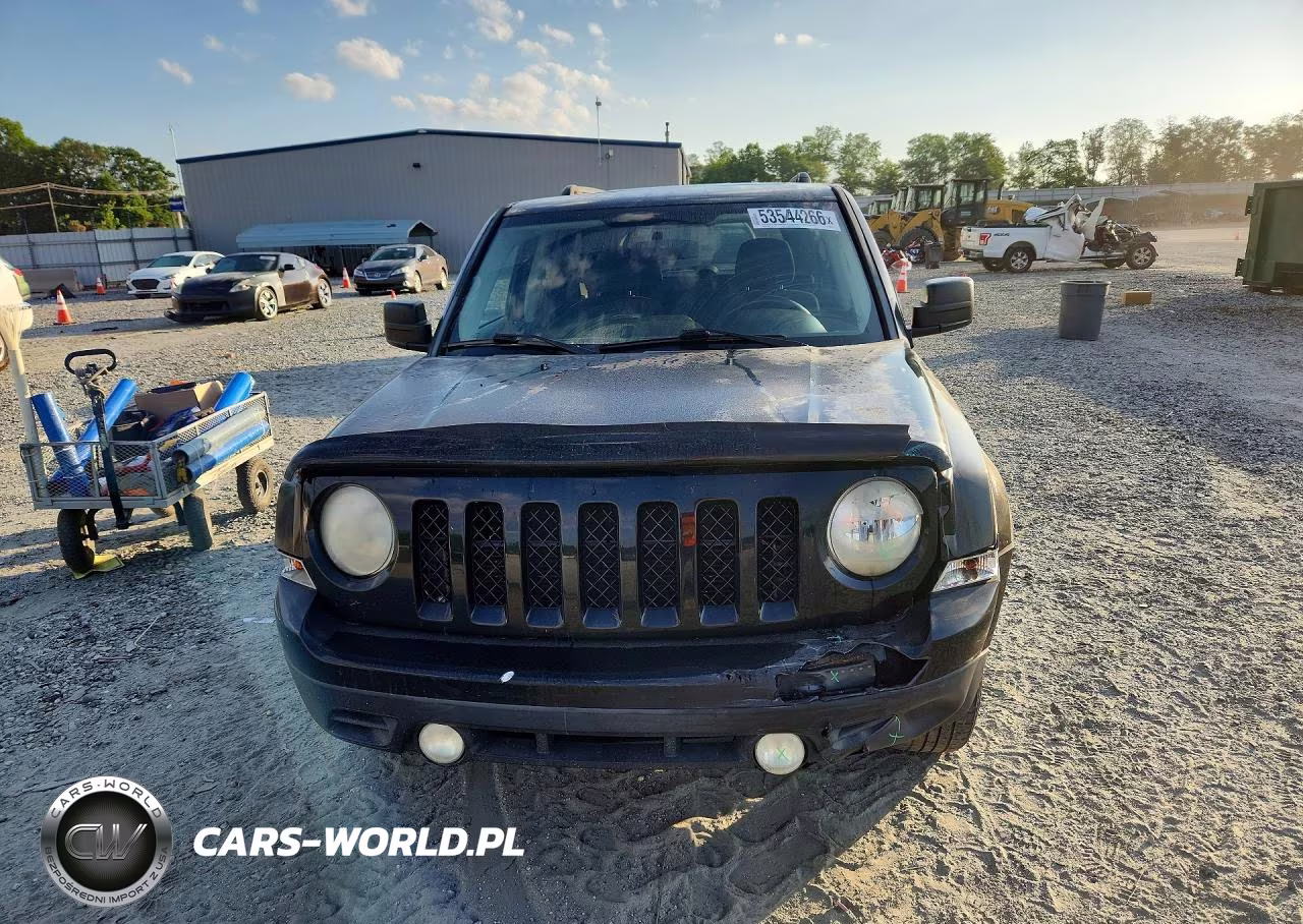 2012 Jeep Patriot Latitude VIN:1C4NJPFA6CD586597 - 5