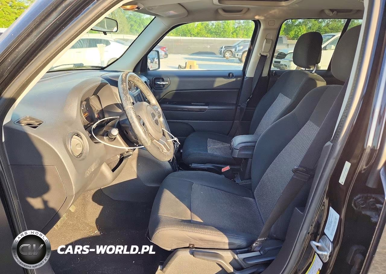 2012 Jeep Patriot Latitude VIN:1C4NJPFA6CD586597 - 7