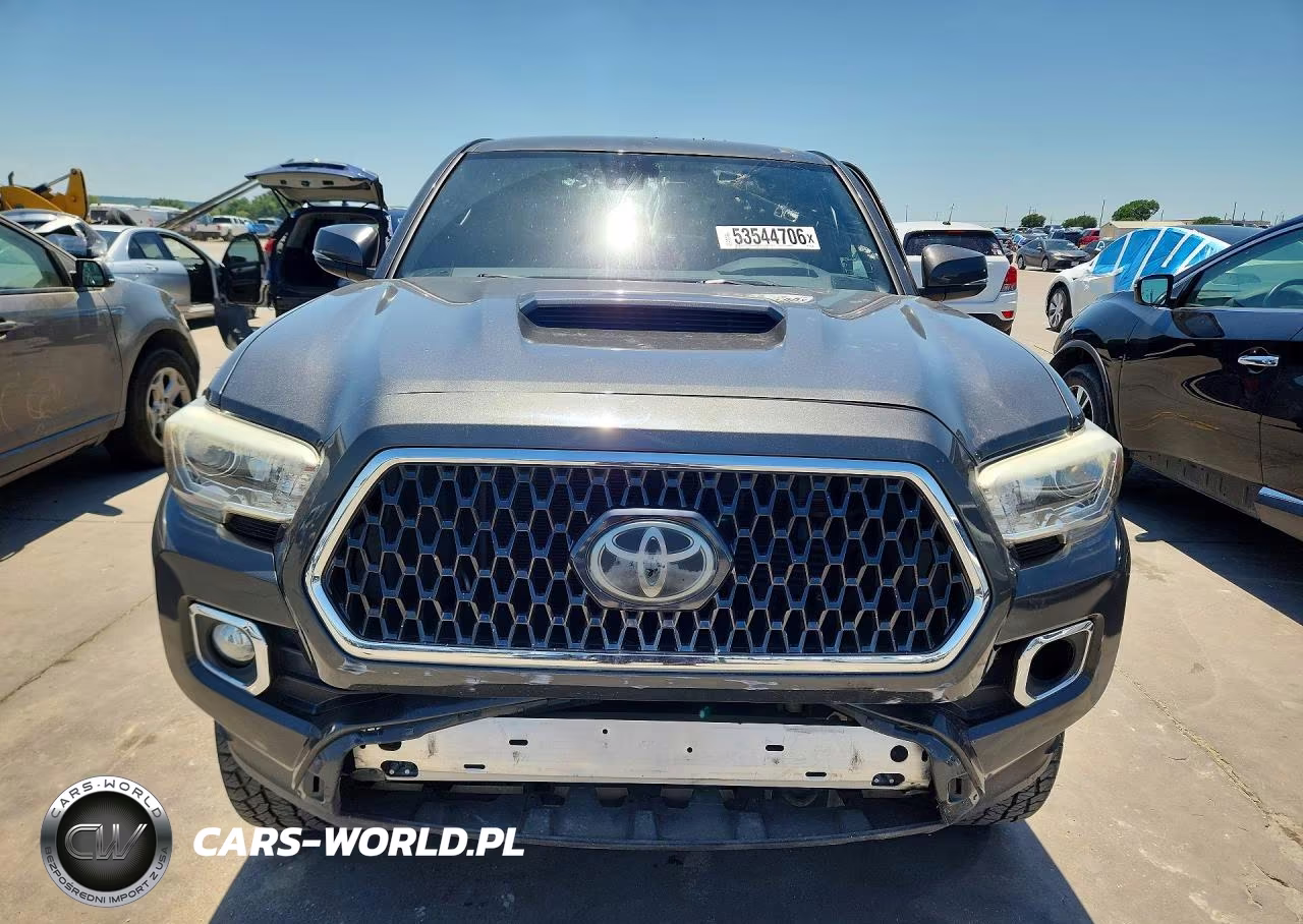 2018 Toyota Tacoma Trd Sport VIN:3TMAZ5CN7JM062282 - 5