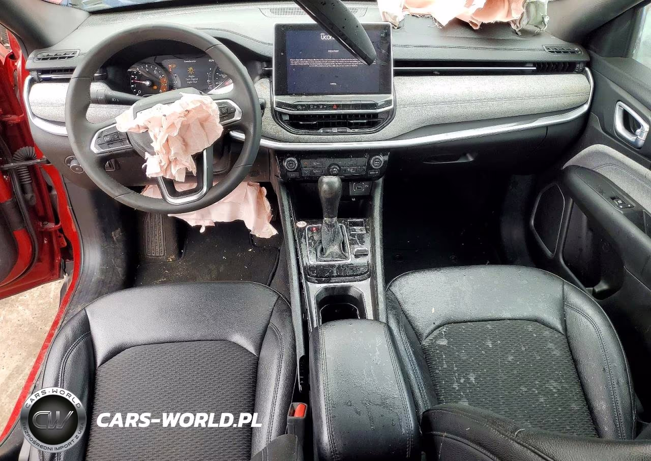 2024 Jeep Compass Latitude VIN:3C4NJDBN8RT137965 - 8