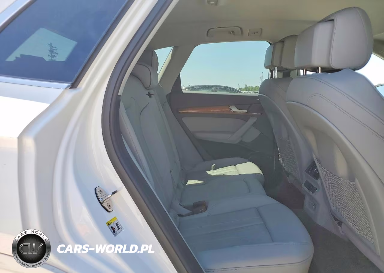 2022 Audi Q5 E Premium 55 VIN:WA1G2AFY4N2100359 - 11