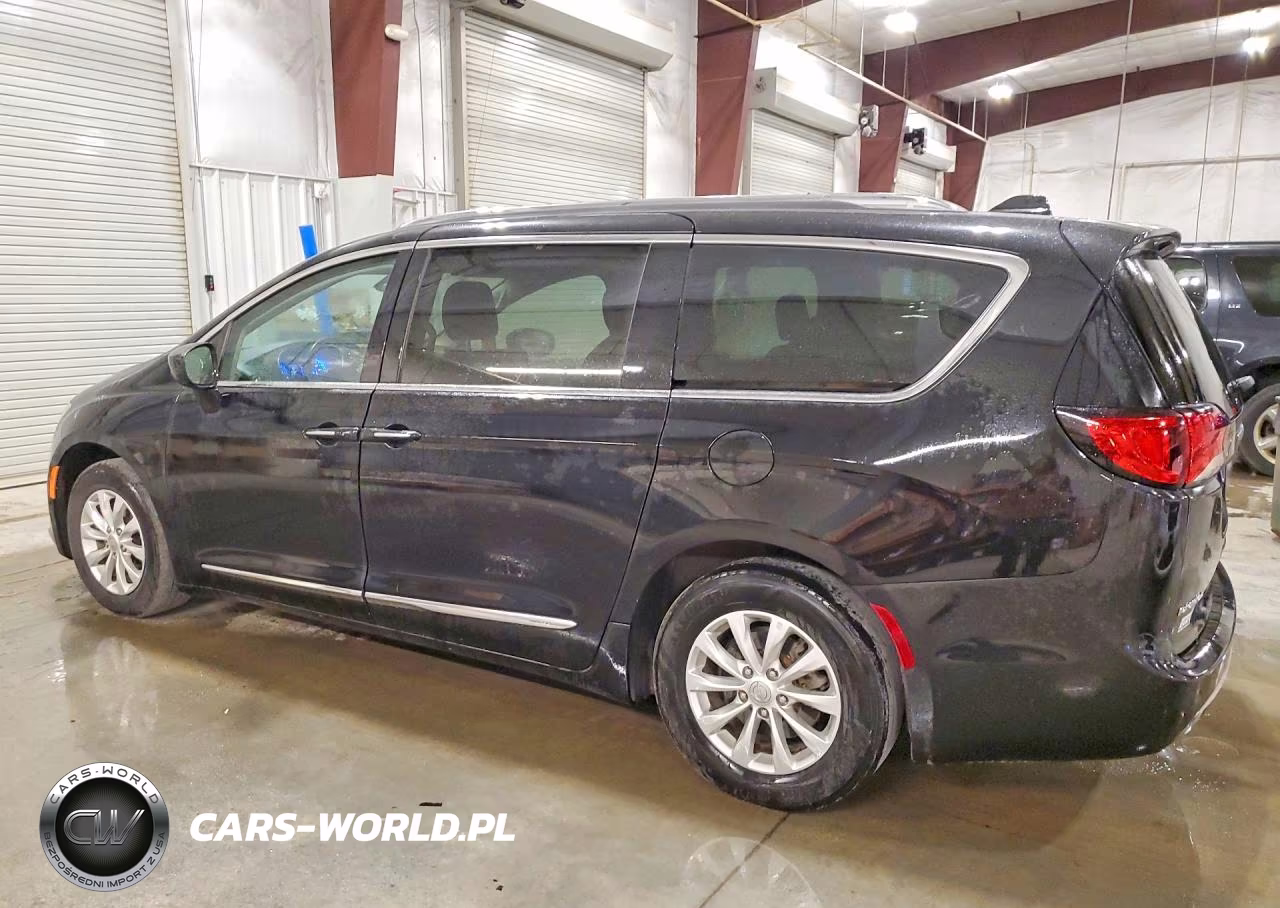 2018 Chrysler Pacifica Touring L VIN:2C4RC1BG2JR252693 - 2