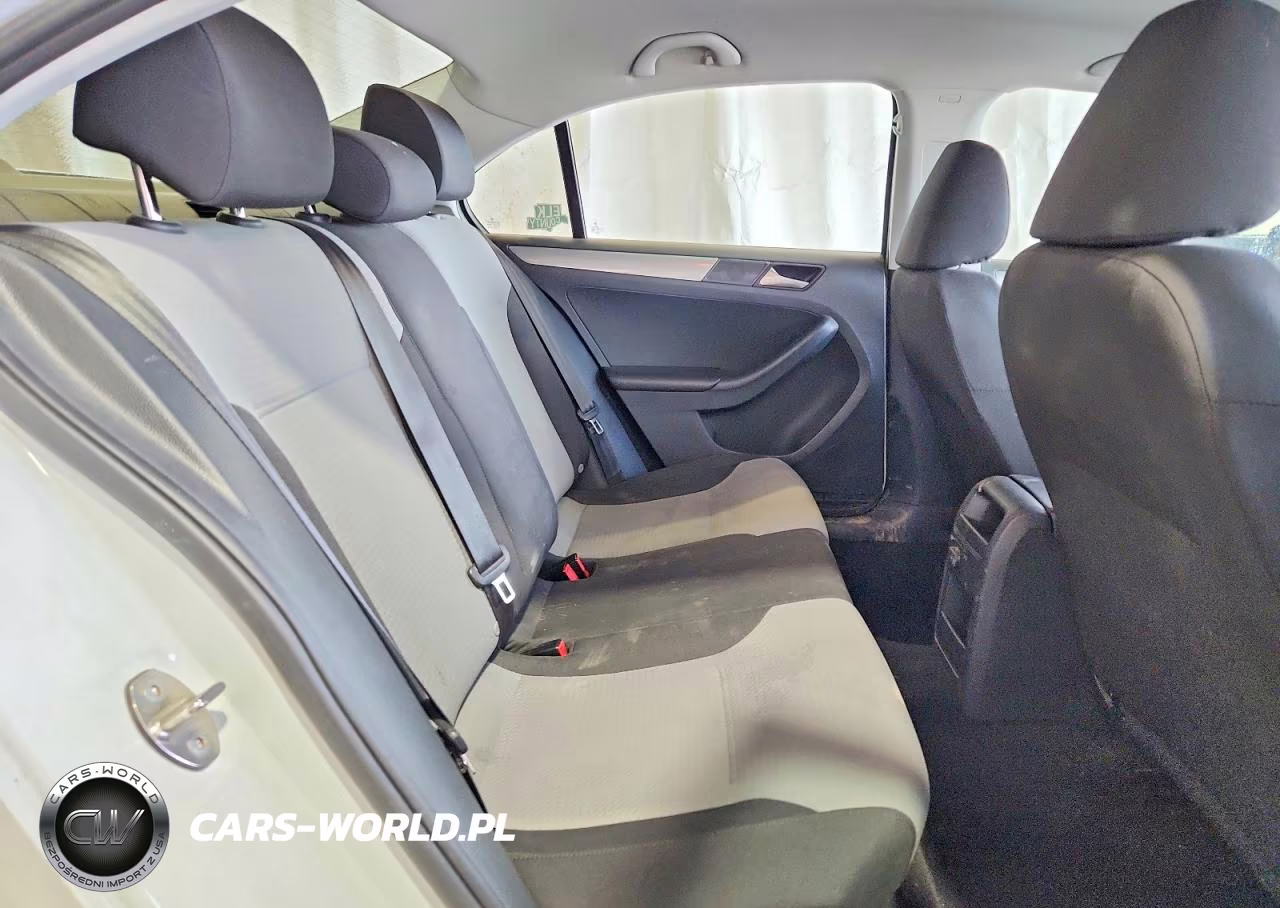 2018 Volkswagen Jetta S VIN:3VW167AJ0JM210872 - 10