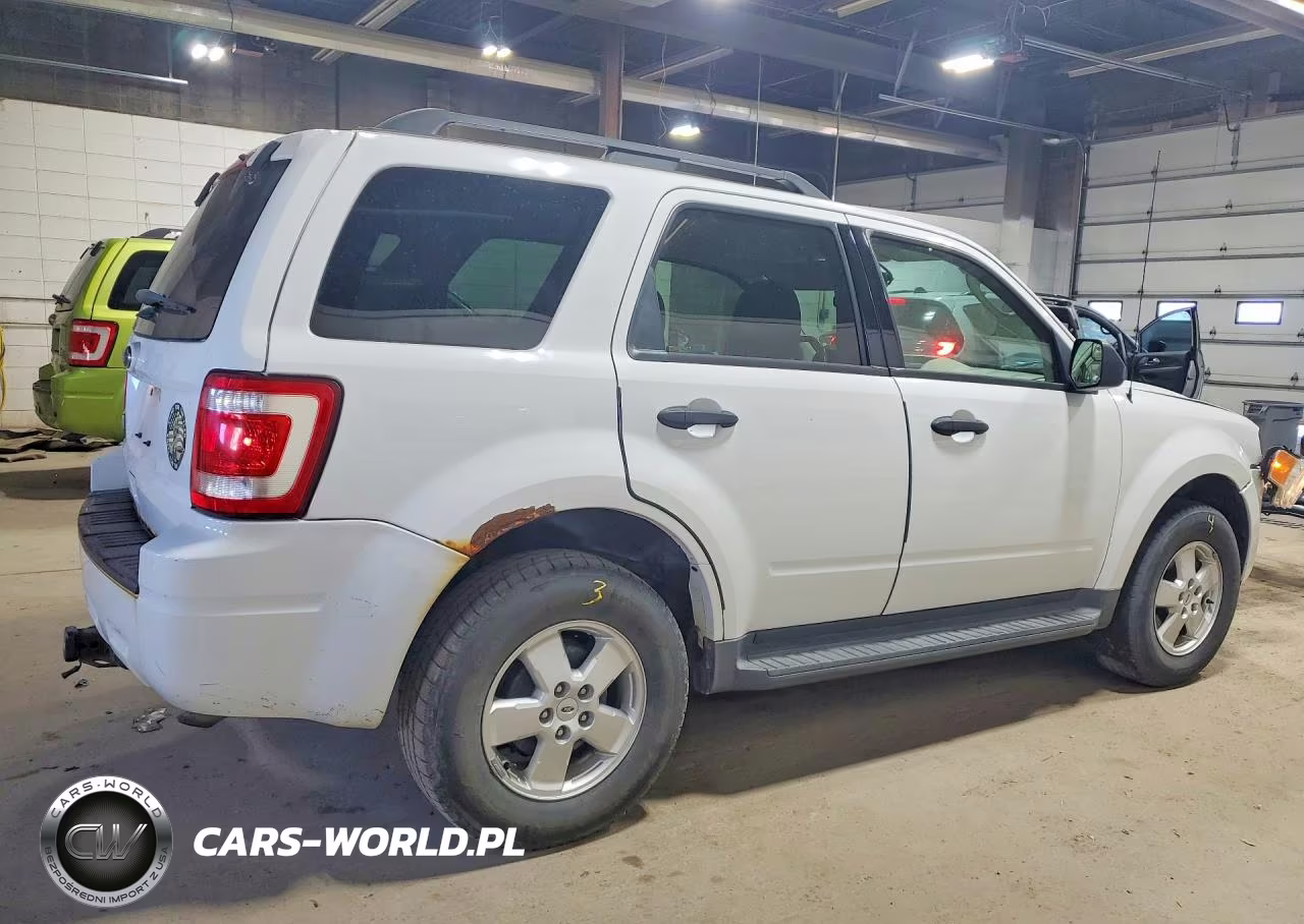 2011 Ford Escape Xlt VIN:1FMCU0D73BKA93558 - 3