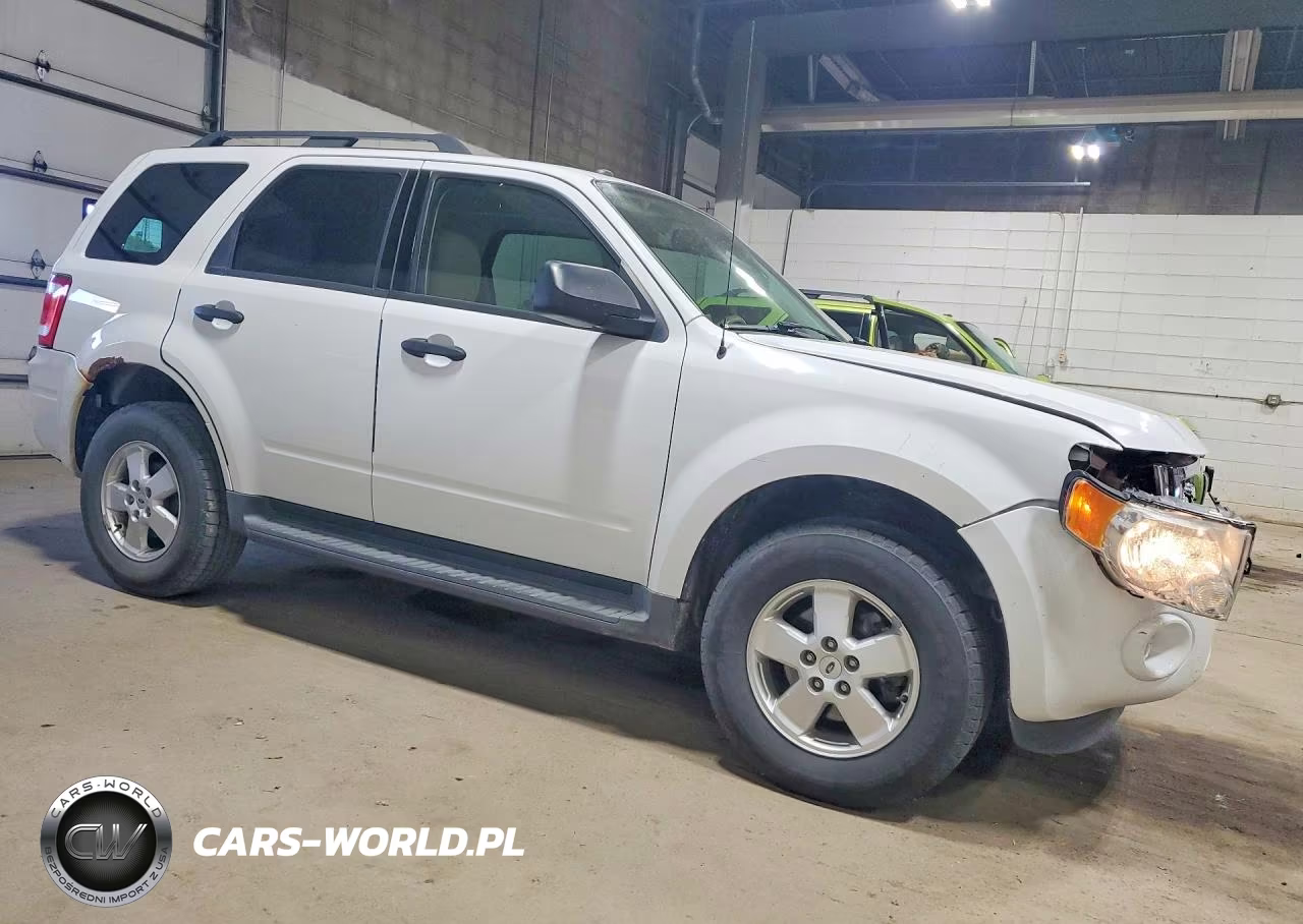2011 Ford Escape Xlt VIN:1FMCU0D73BKA93558 - 4