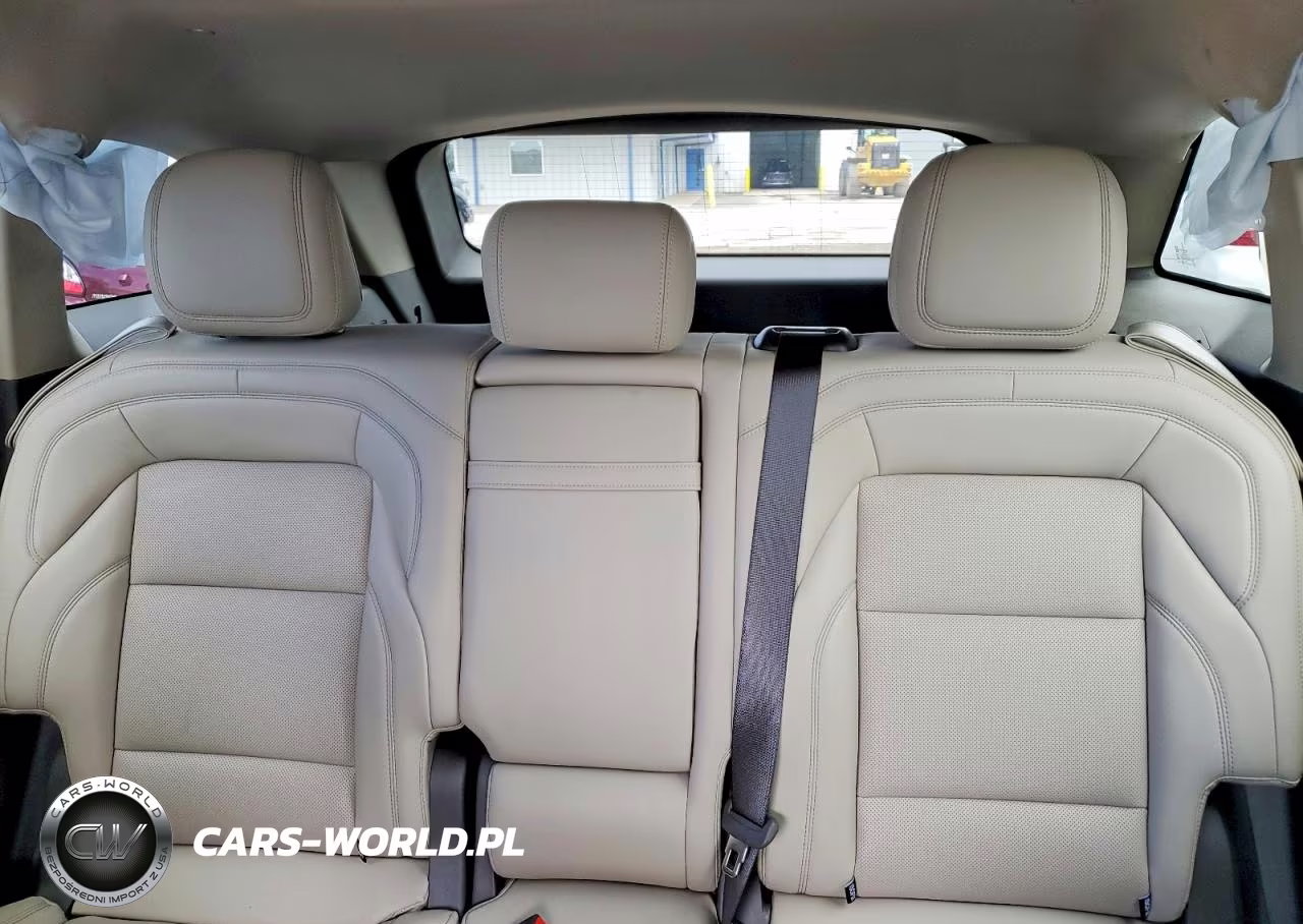 2025 Lincoln Nautilus Premiere VIN:5LMPJ8J48SJ920928 - 10