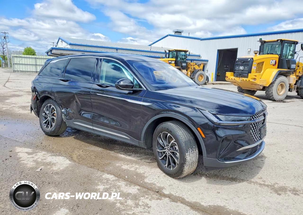 2025 Lincoln Nautilus Premiere VIN:5LMPJ8J48SJ920928 - 4