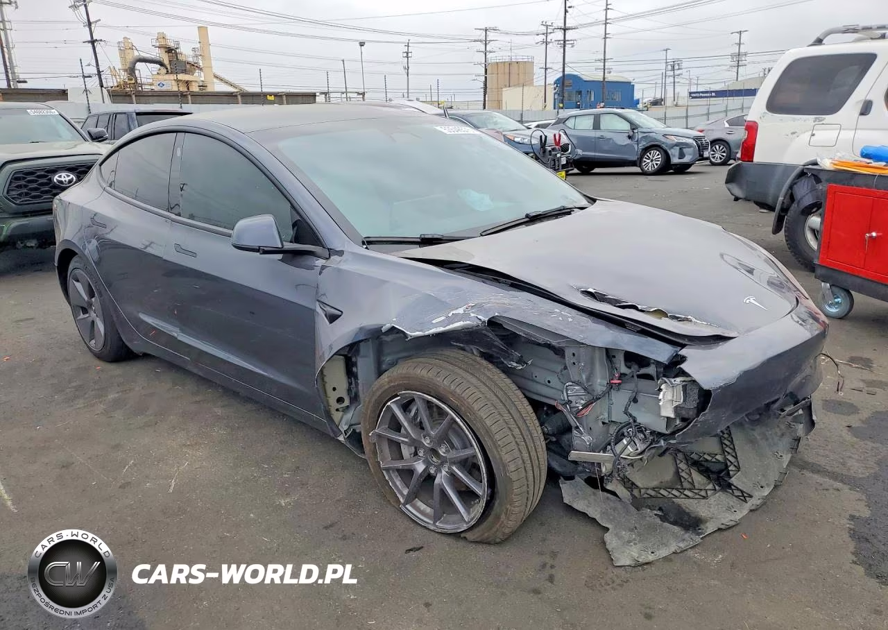 2022 Tesla Model 3 VIN:5YJ3E1EAXNF353179 - 4