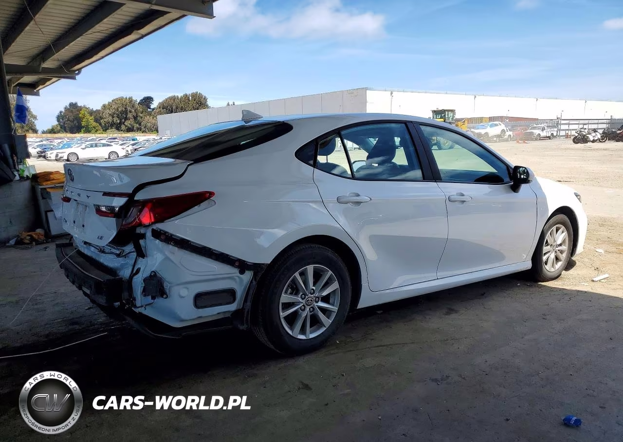 2025 Toyota Camry Le VIN:4T1DAACK4SU117072 - 3