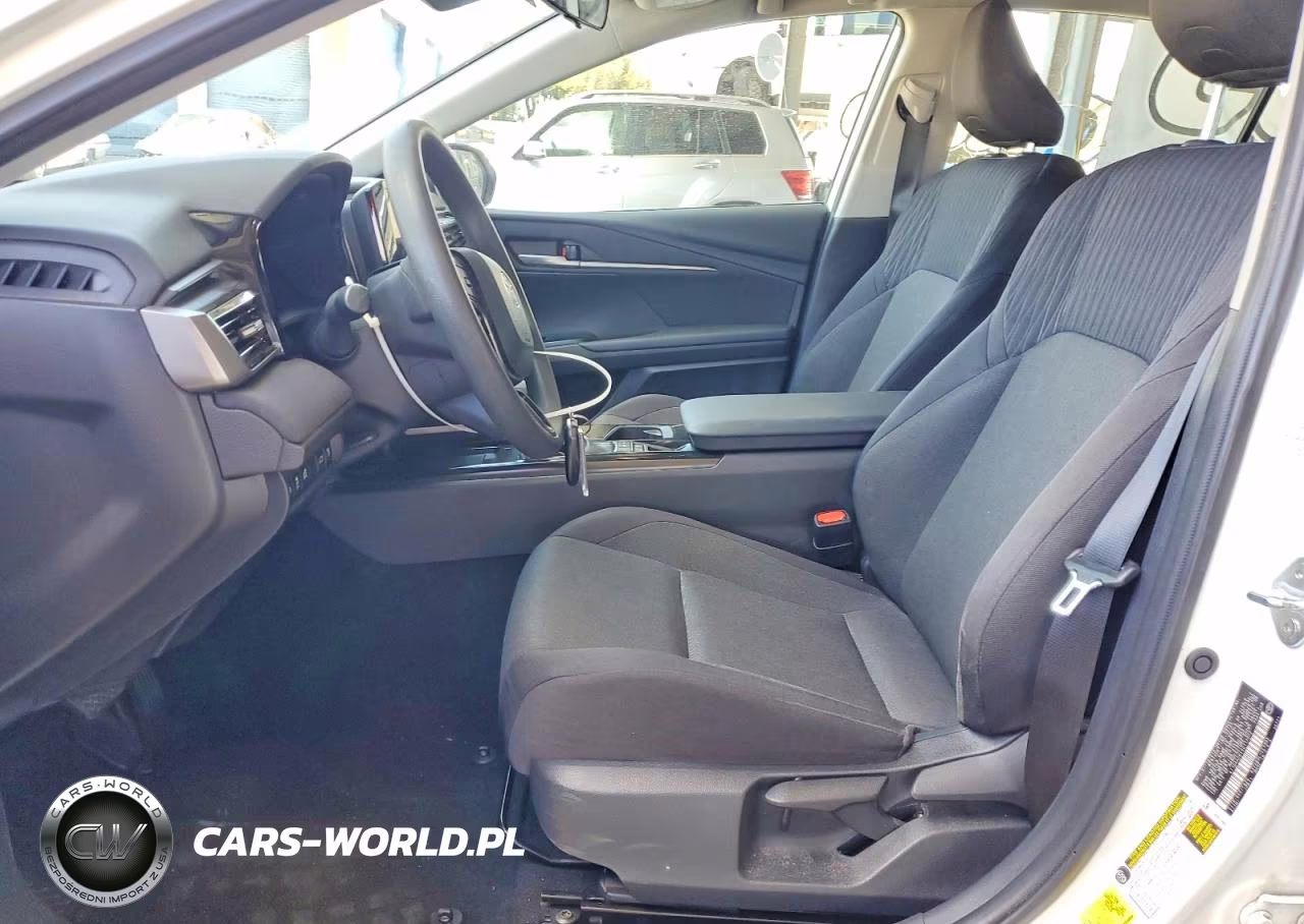 2025 Toyota Camry Le VIN:4T1DAACK4SU117072 - 7