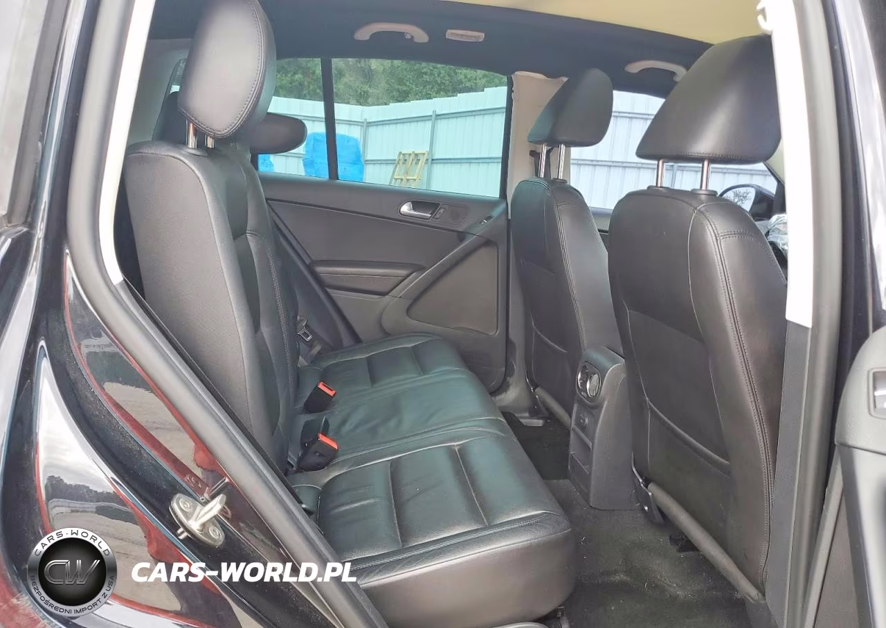 2017 Volkswagen Tiguan Sport VIN:WVGTV7AX4HK009847 - 11