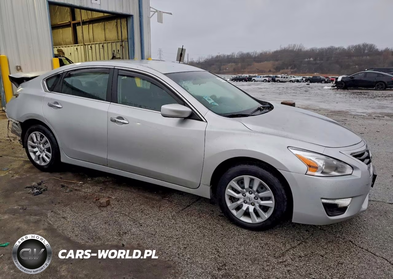 2015 Nissan Altima 2.5 VIN:1N4AL3AP7FC174279 - 4