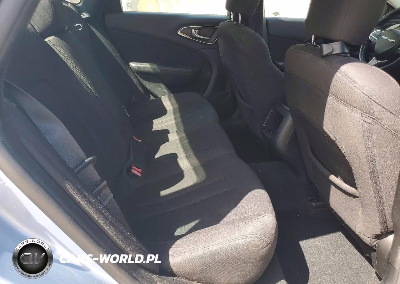 2015 Chrysler 200 Limited VIN:1C3CCCAB2FN724598 - 10