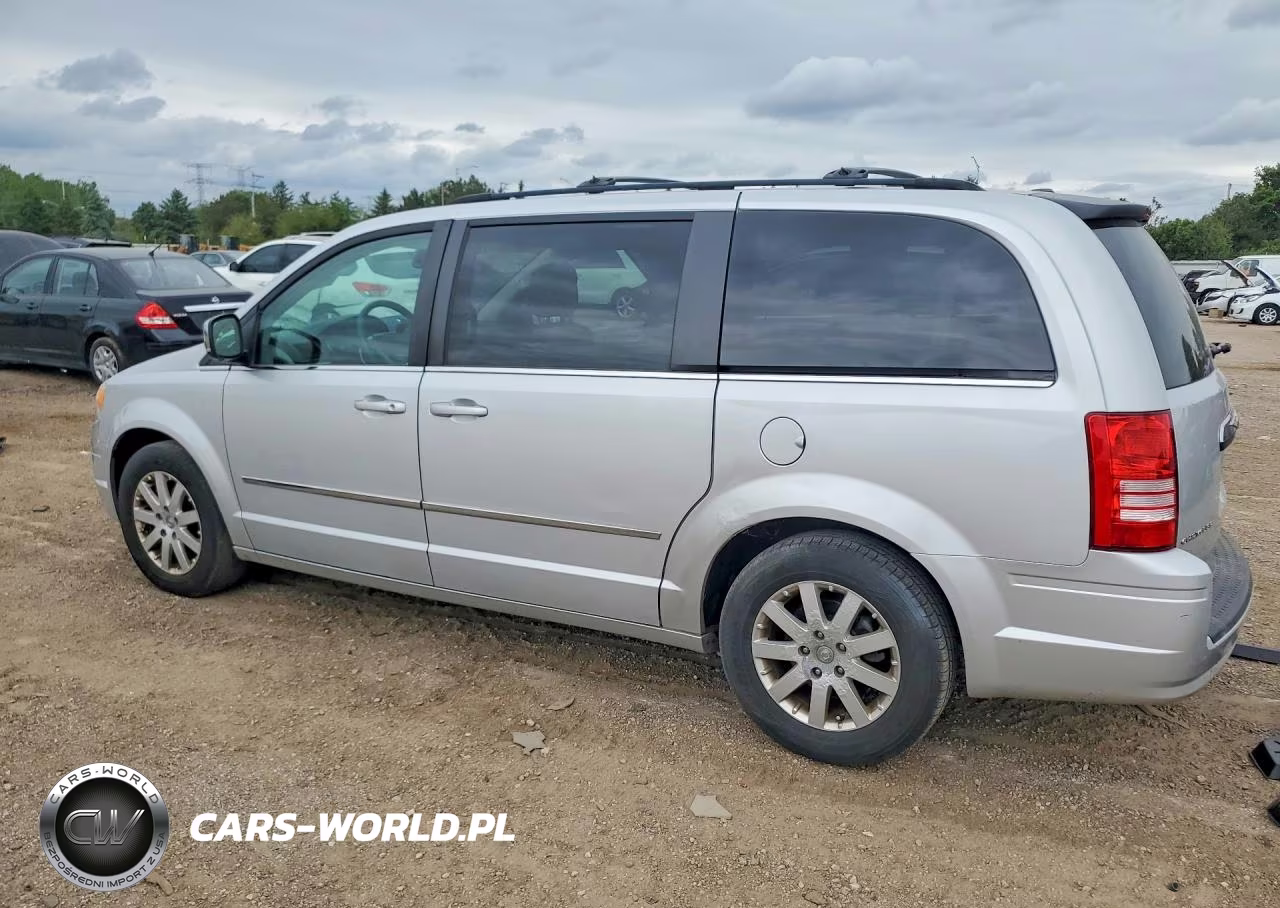 2010 Chrysler Town & Country Touring Plus VIN:2A4RR8D10AR449856 - 2