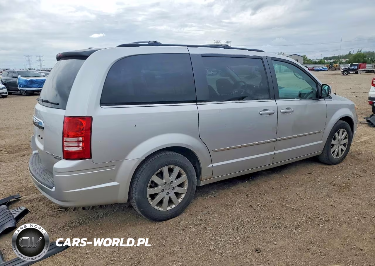 2010 Chrysler Town & Country Touring Plus VIN:2A4RR8D10AR449856 - 3