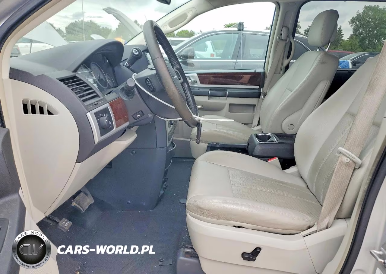 2010 Chrysler Town & Country Touring Plus VIN:2A4RR8D10AR449856 - 7