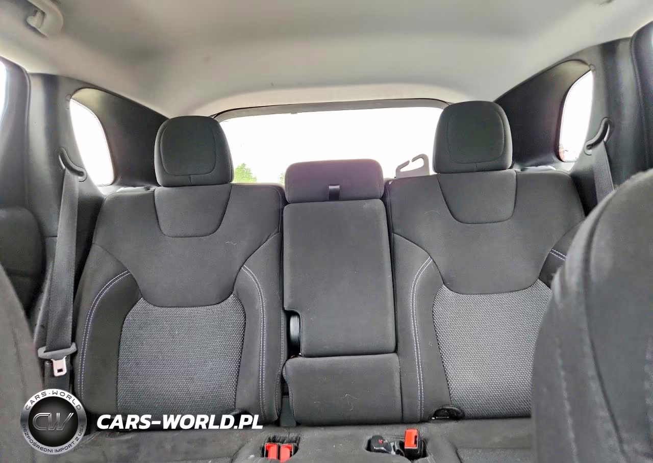 2020 Jeep Cherokee Latitude VIN:1C4PJMCB3LD620838 - 10