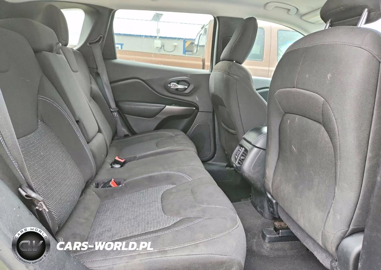 2020 Jeep Cherokee Latitude VIN:1C4PJMCB3LD620838 - 11