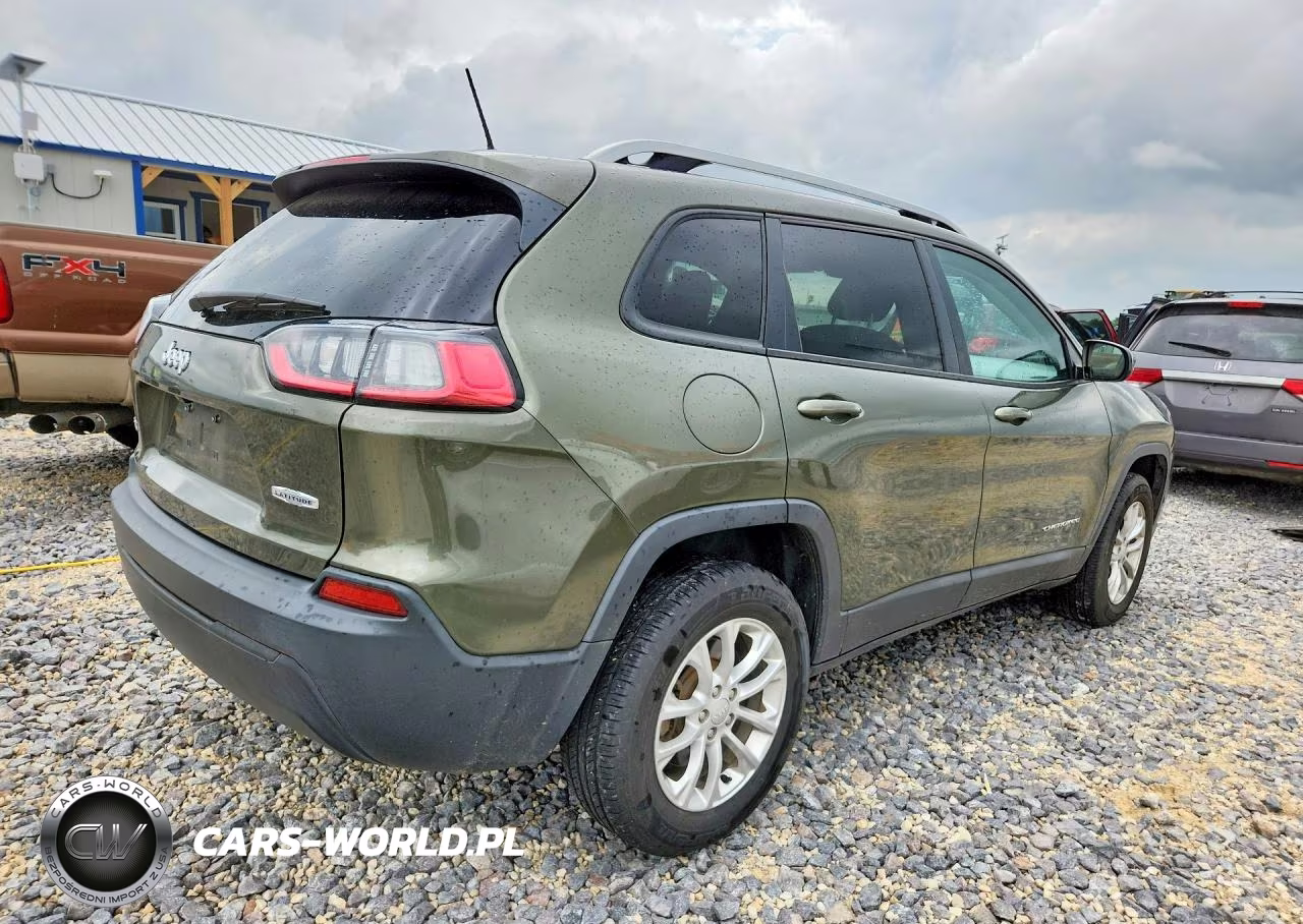 2020 Jeep Cherokee Latitude VIN:1C4PJMCB3LD620838 - 3