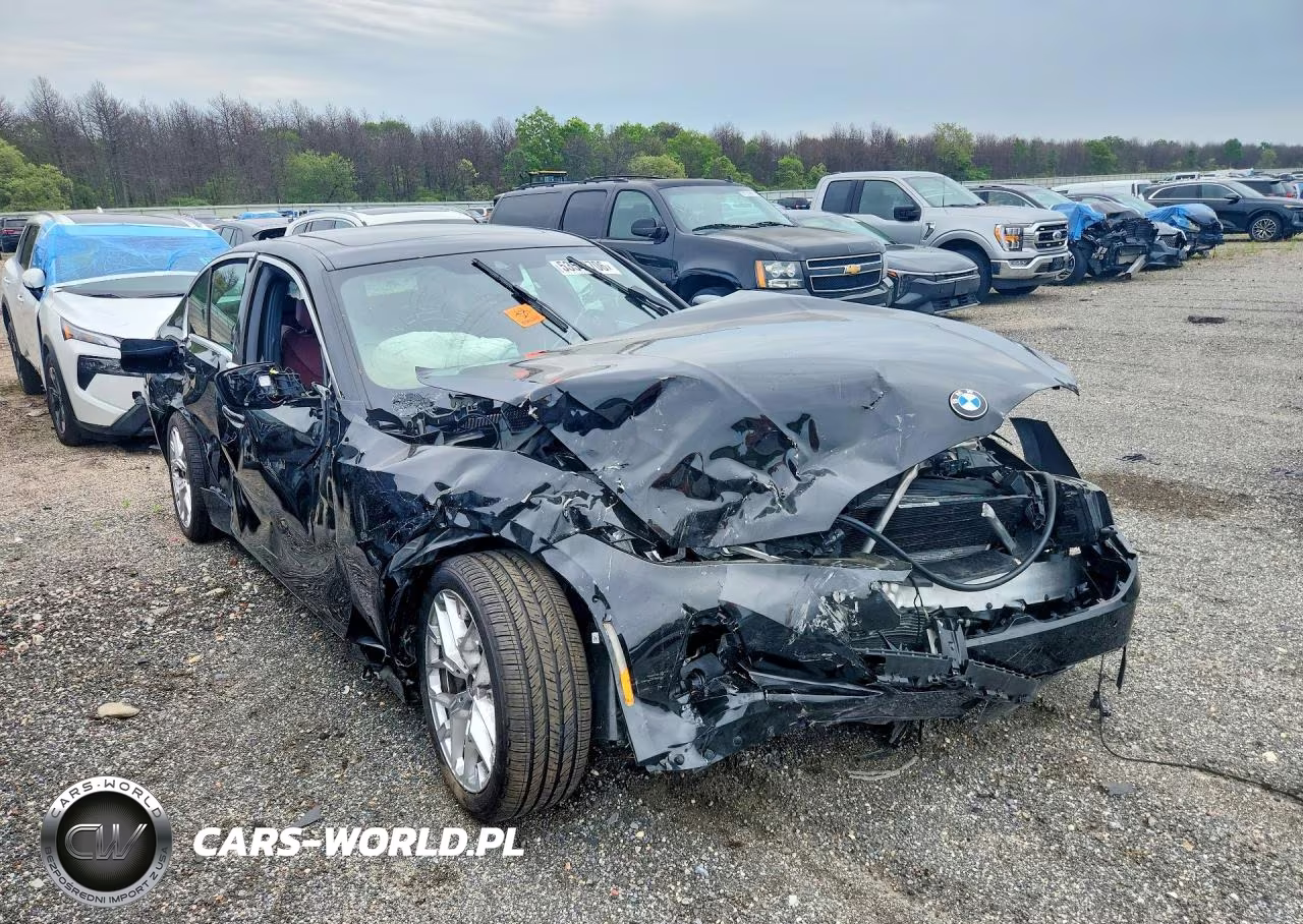 2025 BMW 330Xi VIN:3MW89CW06S8F72939 - 4