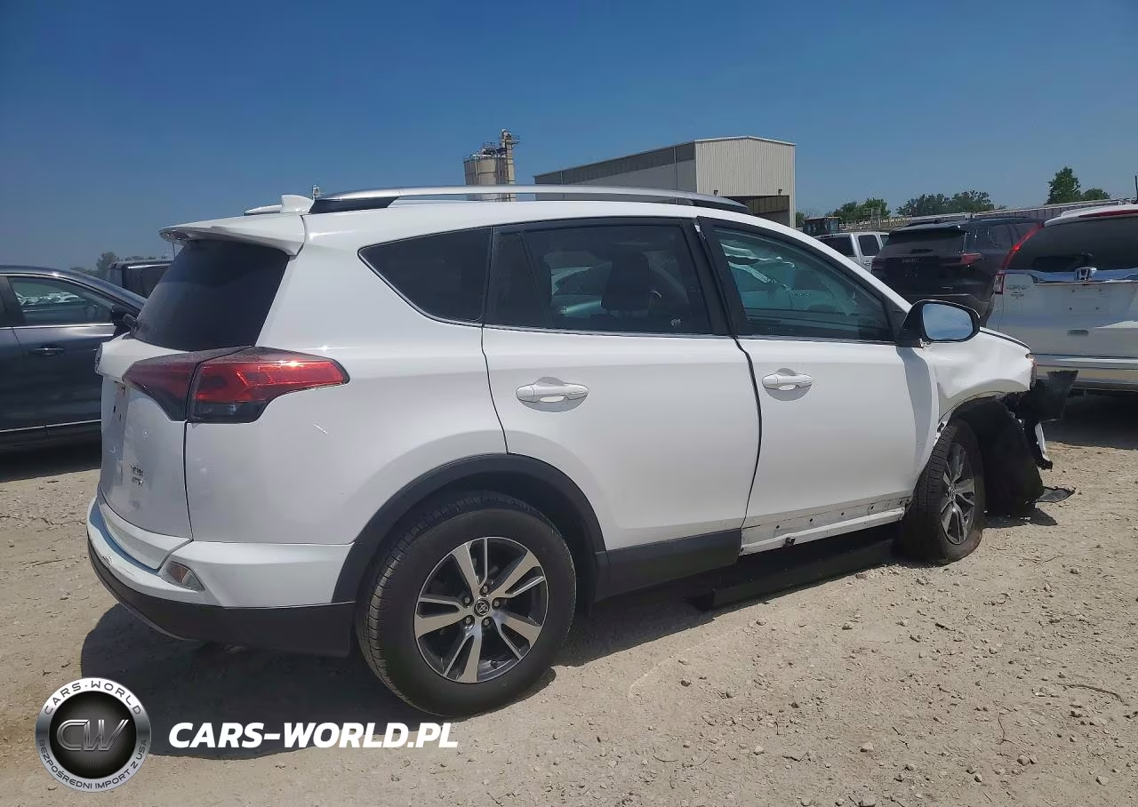 2017 Toyota Rav4 Xle VIN:2T3RFREV6HW666382 - 3