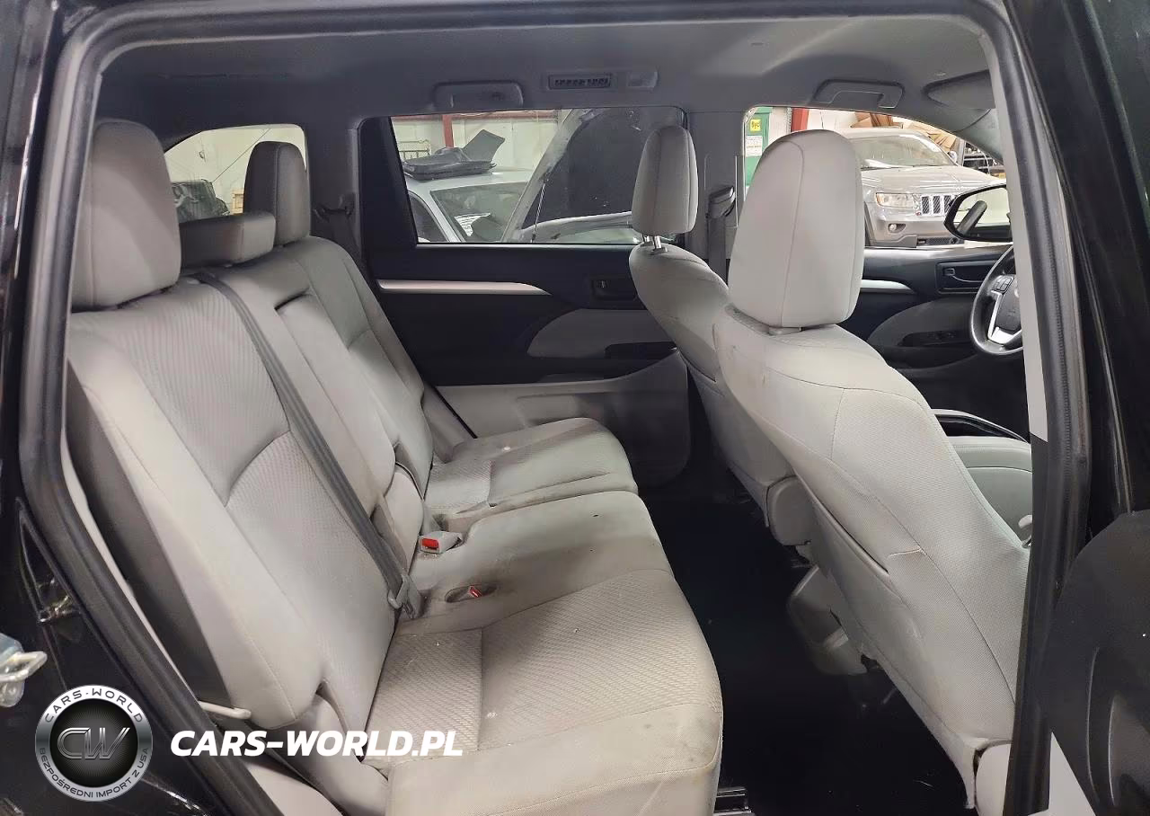 2019 Toyota Highlander Le VIN:5TDZARFH2KS043051 - 11