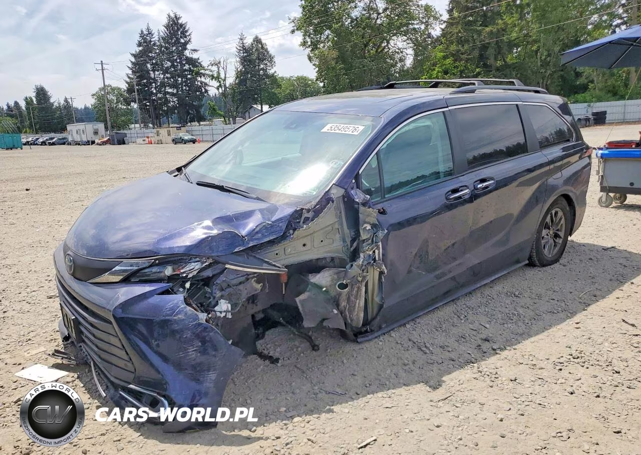 2022 Toyota Sienna Xle