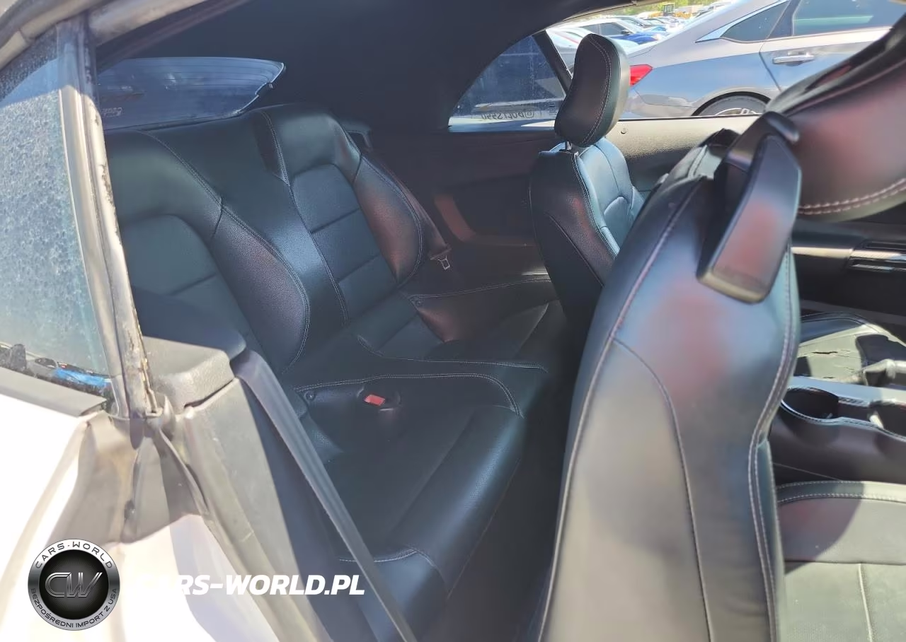 2018 Ford Mustang VIN:1FATP8UHXJ5124004 - 10