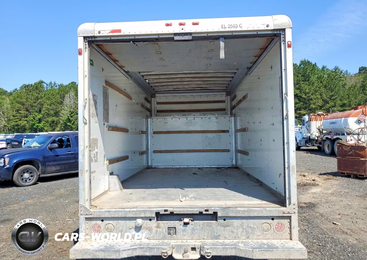 2009 Ford E450 Box Truck VIN:1FDXE45S09DA08151 - 10