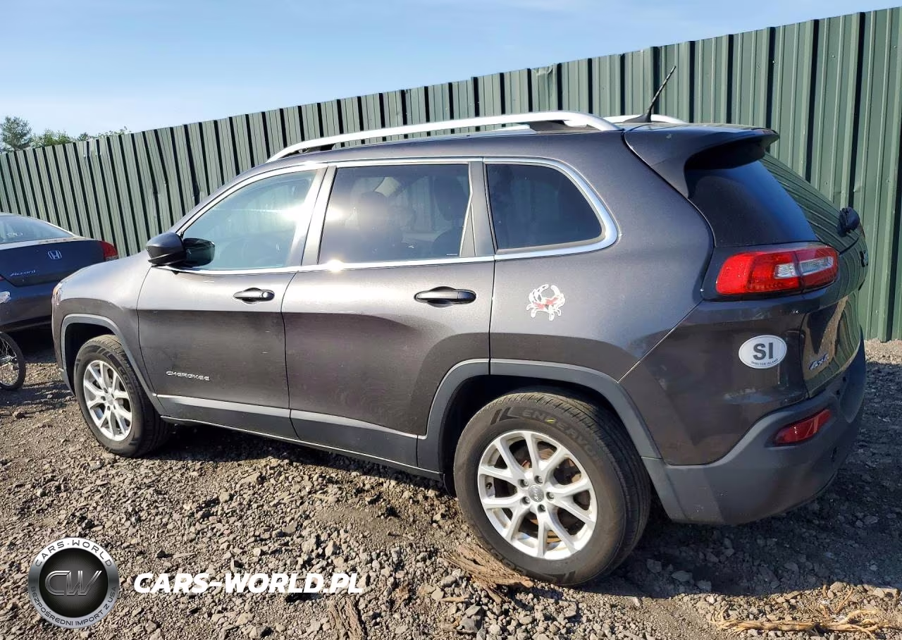 2017 Jeep Cherokee Latitude VIN:1C4PJMCBXHW599580 - 2