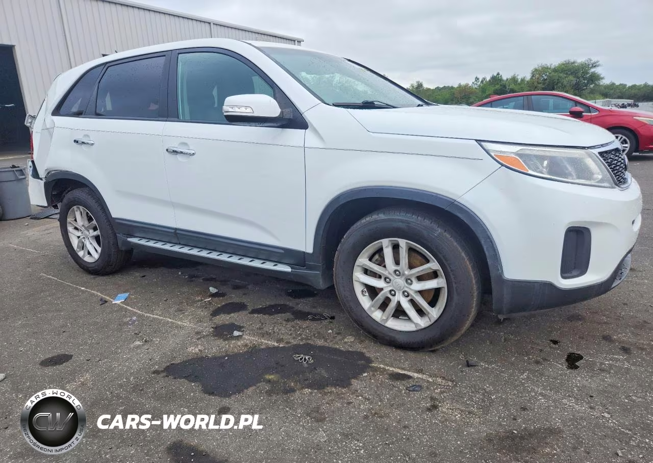 2015 Kia Sorento Lx VIN:5XYKT3A67FG618651 - 4