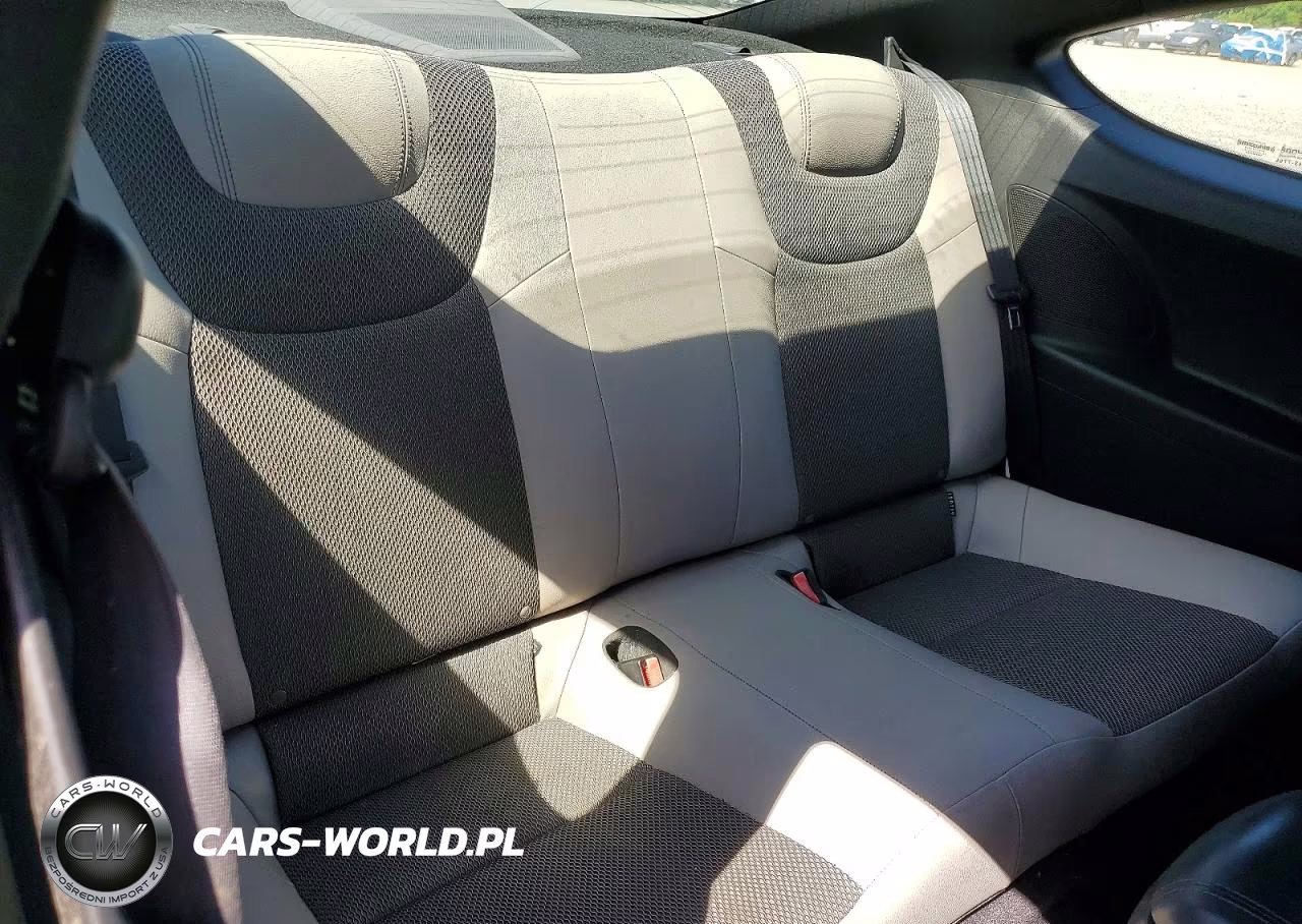 2013 Hyundai Genesis Coupe 2.0T VIN:KMHHT6KD5DU105155 - 10