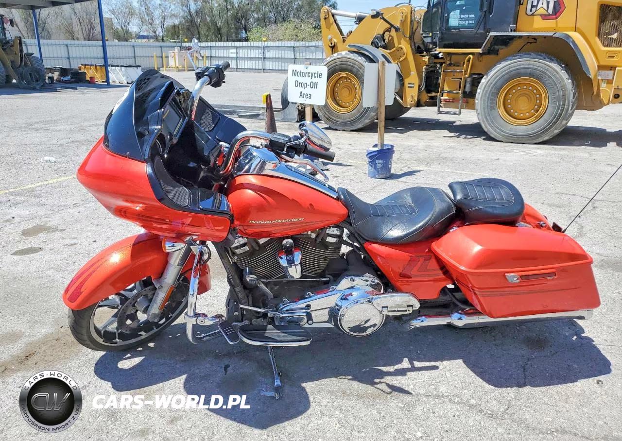 2017 Harley-Davidson Fltrxs Road Glide Special VIN:1HD1KTC11HB695687 - 3