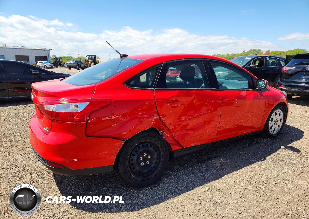 2012 Ford Focus Se VIN:1FAHP3F20CL370432 - 3
