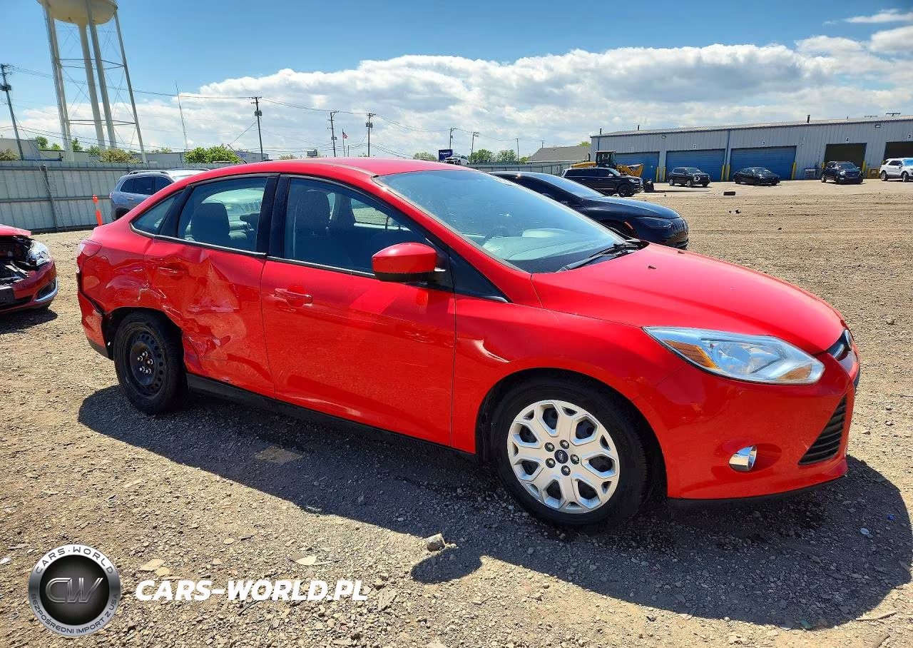 2012 Ford Focus Se VIN:1FAHP3F20CL370432 - 4