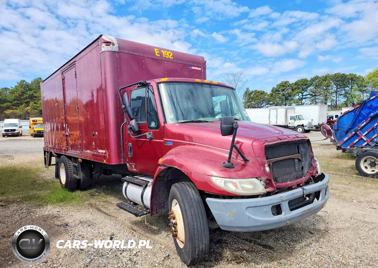 2014 International 4300 Box Truck