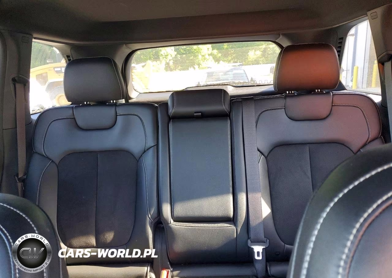 2023 Jeep Grand Cherokee Laredo VIN:1C4RJGAG0P8891332 - 10
