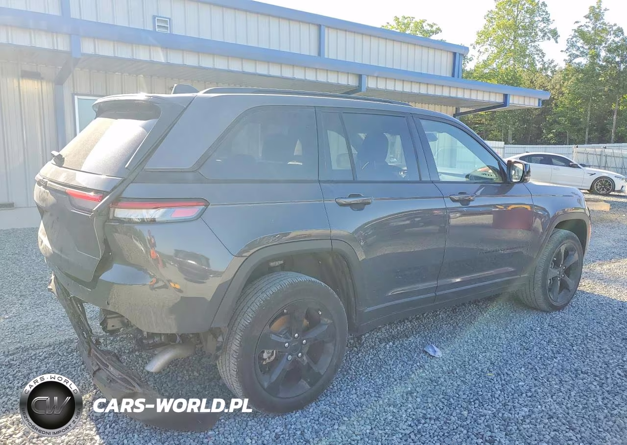 2023 Jeep Grand Cherokee Laredo VIN:1C4RJGAG0P8891332 - 3