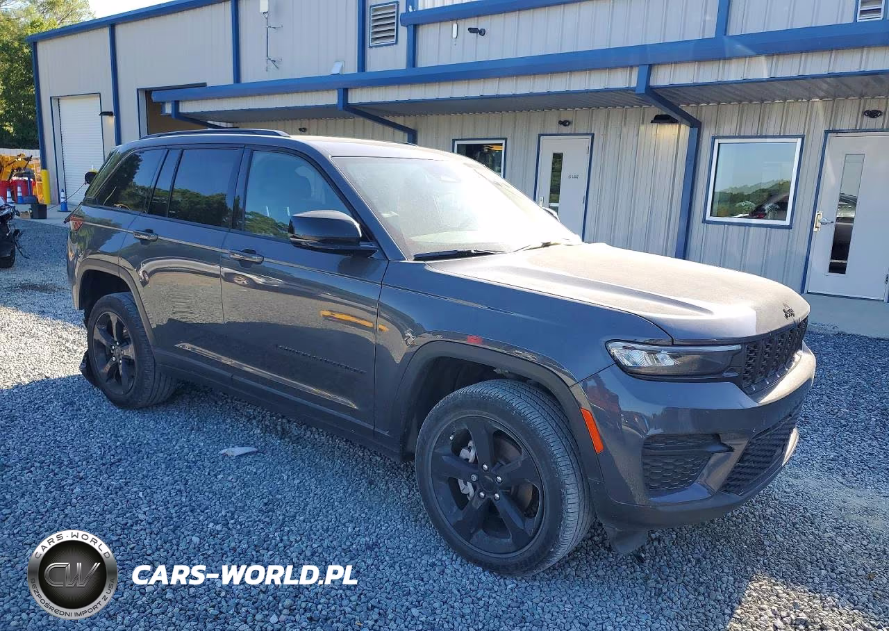 2023 Jeep Grand Cherokee Laredo VIN:1C4RJGAG0P8891332 - 4
