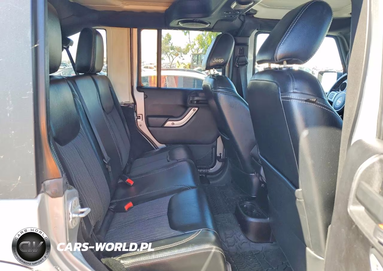 2013 Jeep Wrangler Unlimited Sport VIN:1C4HJWDG7DL598702 - 10
