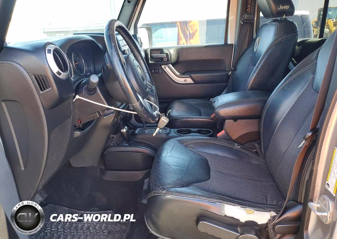 2013 Jeep Wrangler Unlimited Sport VIN:1C4HJWDG7DL598702 - 7