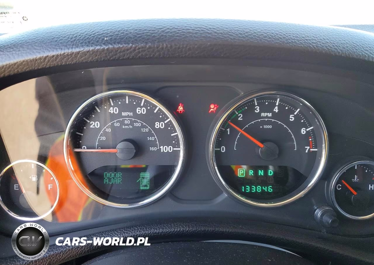 2013 Jeep Wrangler Unlimited Sport VIN:1C4HJWDG7DL598702 - 9