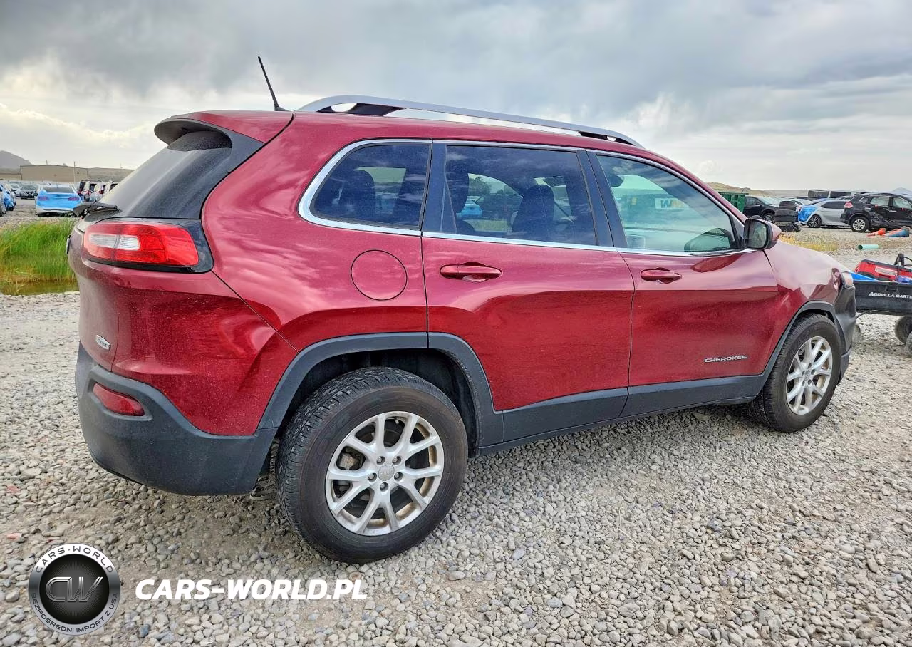 2016 Jeep Cherokee Latitude VIN:1C4PJLCB0GW106322 - 3