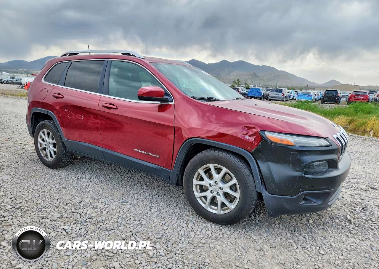 2016 Jeep Cherokee Latitude VIN:1C4PJLCB0GW106322 - 4
