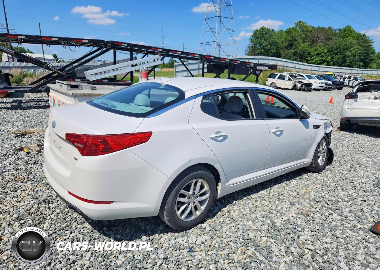 2013 Kia Optima Lx VIN:KNAGM4A71D5381742 - 3