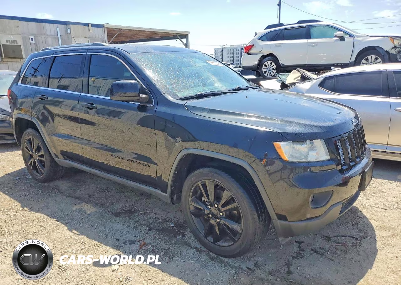 2013 Jeep Grand Cherokee Laredo VIN:1C4RJEAG6DC643311 - 4