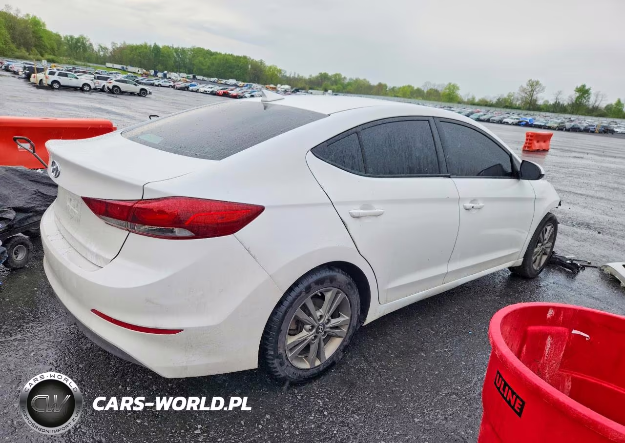 2018 Hyundai Elantra Value Edition VIN:5NPD84LF3JH367996 - 3